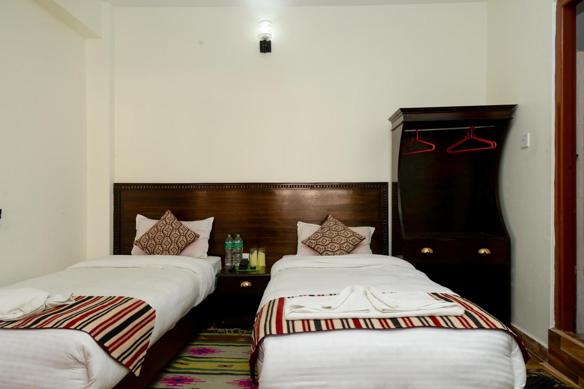 Hotel Admire Pokhara Pvt. Ltd. Экстерьер фото